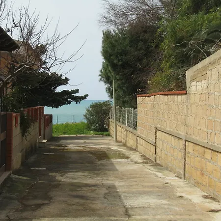 In Sicily - Beachfront House Apartment Santa Croce Camerina